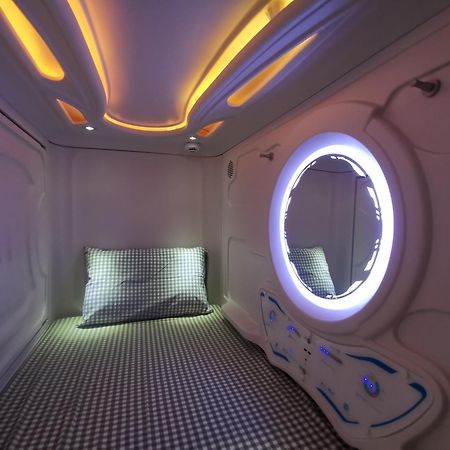 橙舍太空艙 Tw Capsule Hostel Taipei Esterno foto